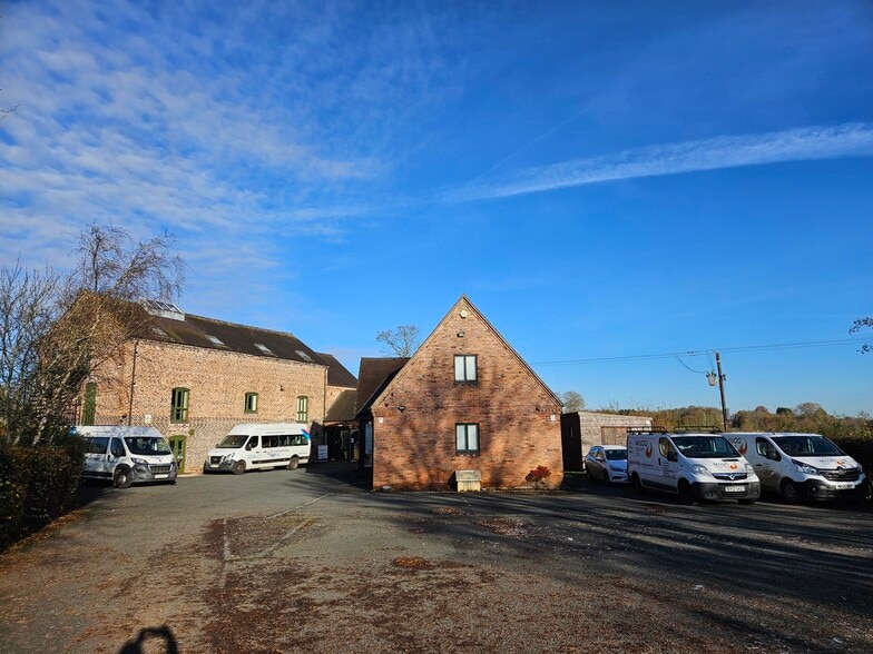 Teddesley Rd, Penkridge to rent - Building Photo - Image 3 of 3