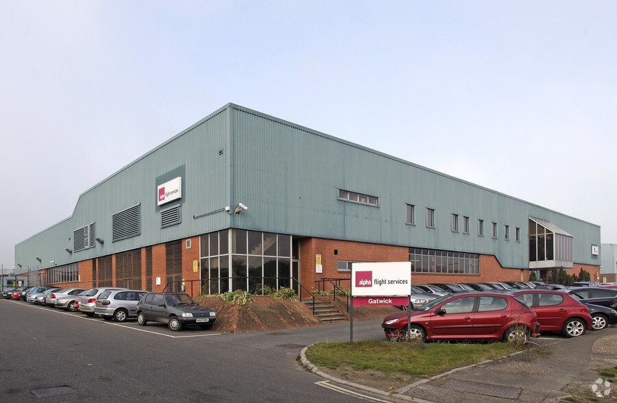 5 Rutherford Way, Crawley for sale - Primary Photo - Image 1 of 1