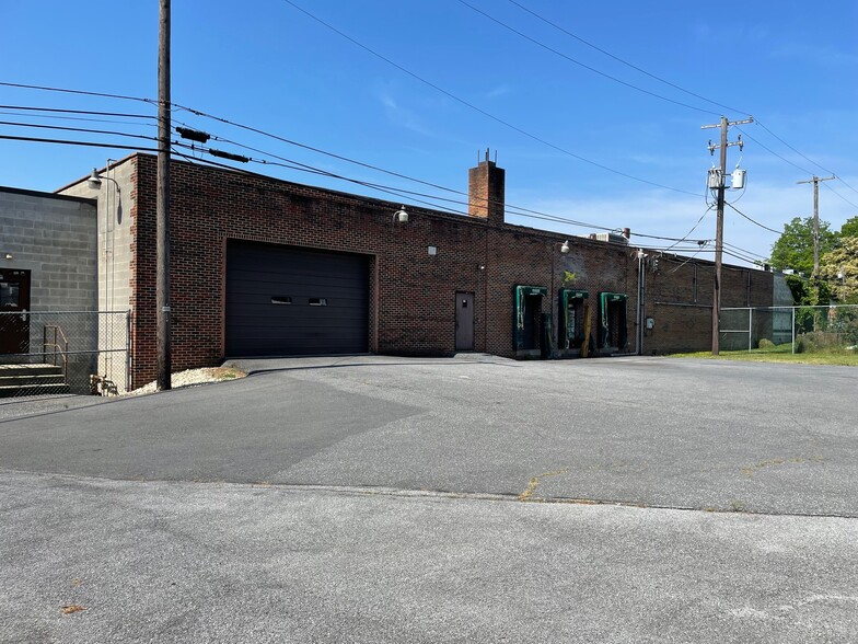 2312 Woodlawn St, Harrisburg, PA for sale - Building Photo - Image 3 of 5