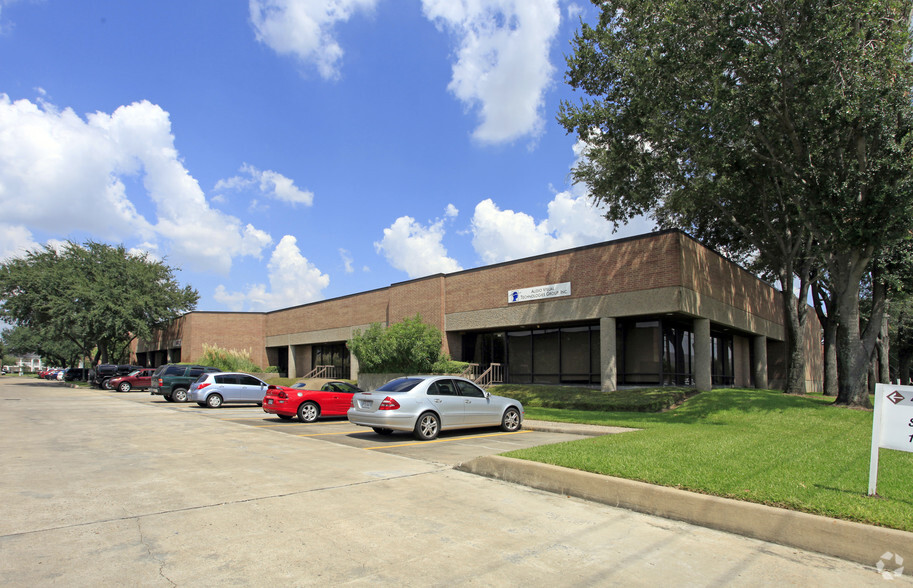 4910 Wright Rd, Stafford, TX for sale - Primary Photo - Image 1 of 1