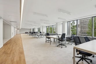 127 Avenue Charles De Gaulle, Neuilly-sur-Seine to rent Interior Photo- Image 1 of 3