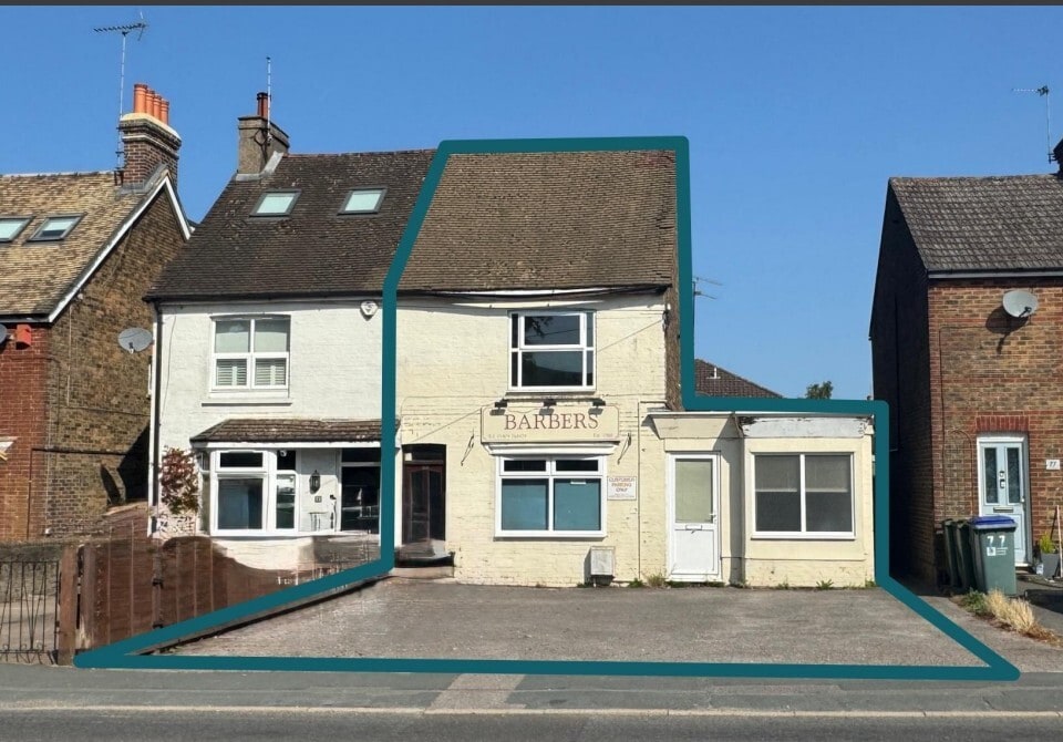 75 - 75A Crawley Rd, Horsham for sale Primary Photo- Image 1 of 2