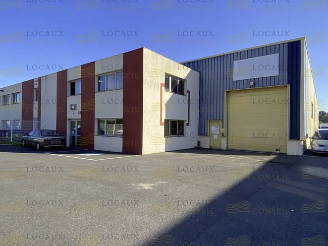 Location Local d'activités 518 m²