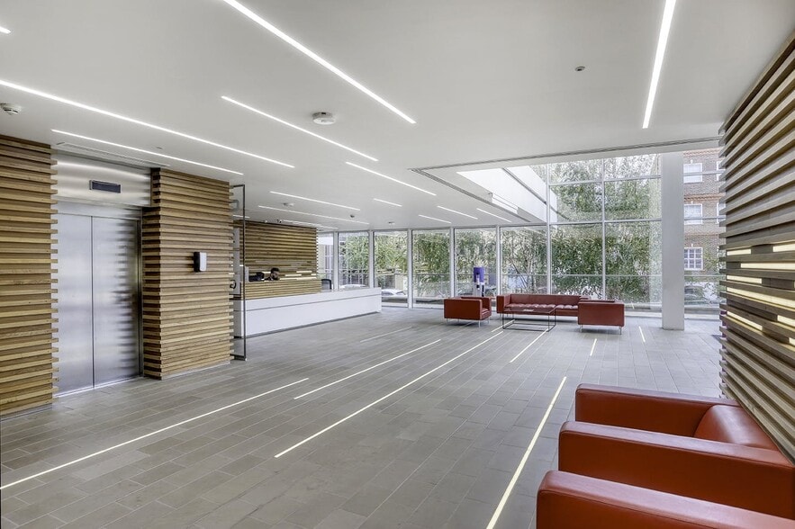 1 Bridge St, Staines to rent - Building Photo - Image 2 of 10