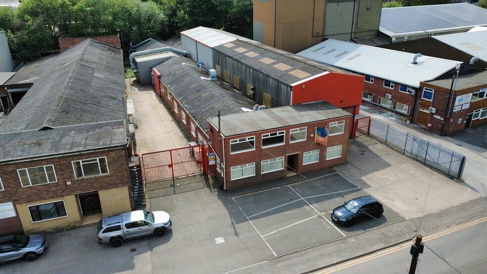 6 Spencroft Rd, Newcastle Under Lyme to rent - Building Photo - Image 1 of 24