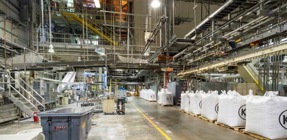 5177 Spring Grove Ave, Cincinnati, OH to rent - Interior Photo - Image 2 of 3