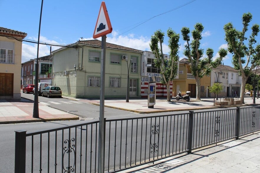 Calle Ruperto Chapi, 1, Santa Fe, Granada for sale - Building Photo - Image 3 of 23