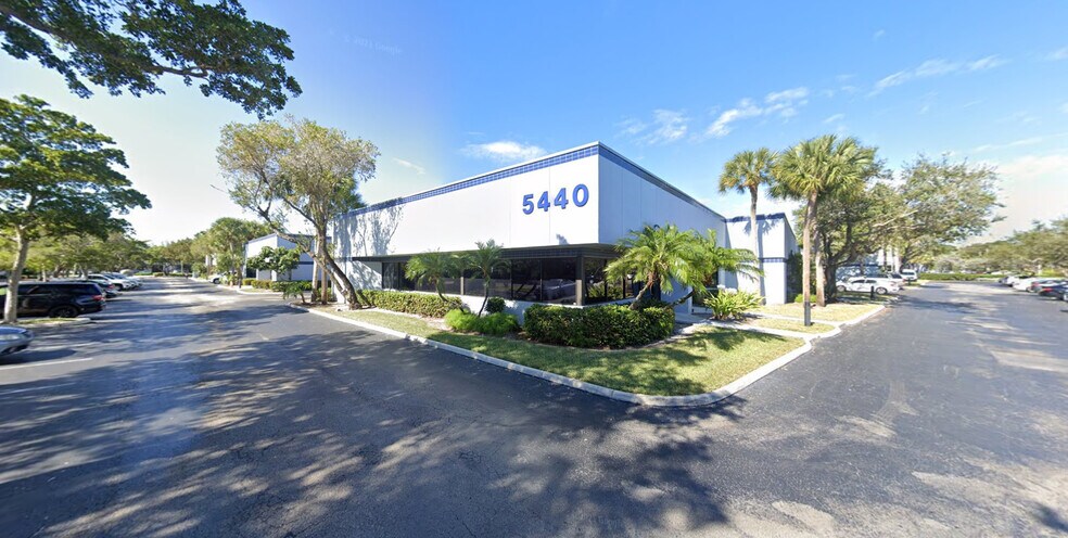 5440 NW 33rd Ave, Fort Lauderdale, FL for rent - Building Photo - Image 1 of 7