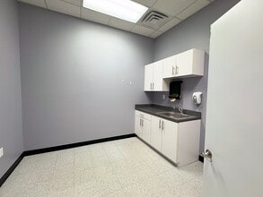 5420-5466 Beckley Rd, Battle Creek, MI to rent Building Photo- Image 2 of 3