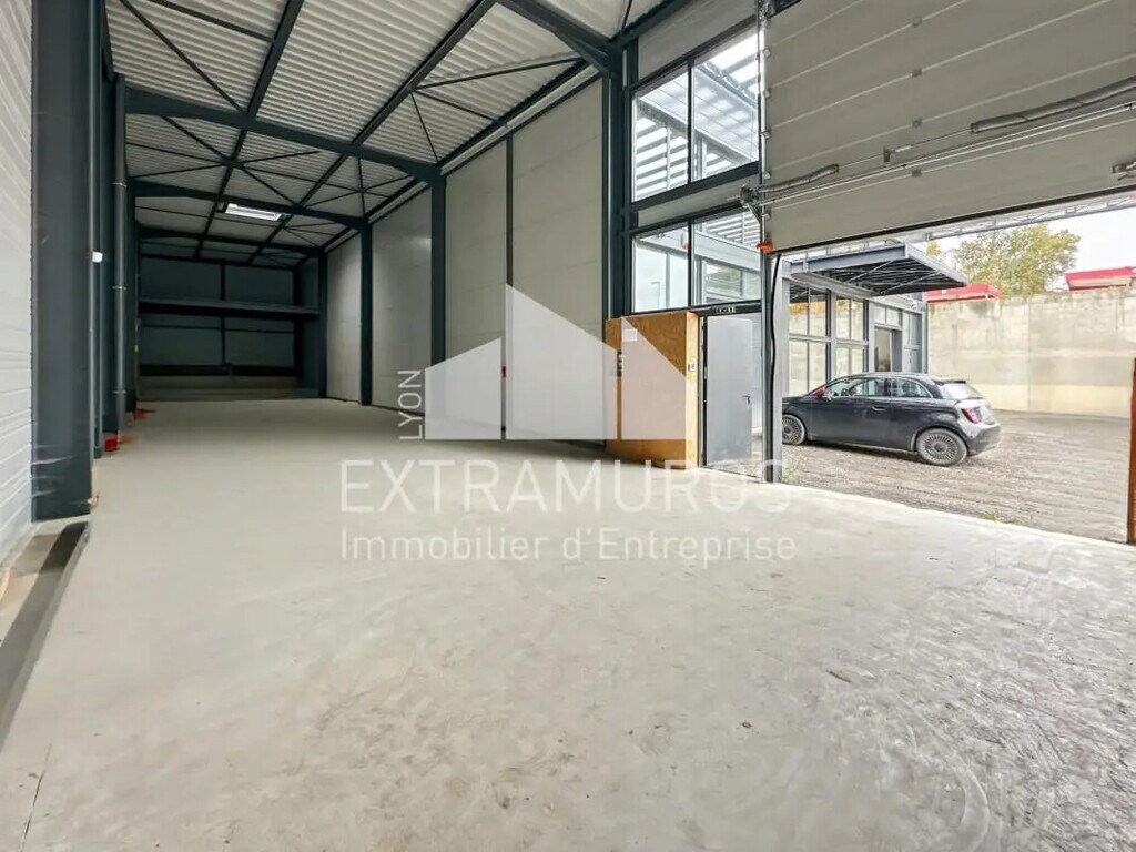 Location Local d'activités 220 m² - Photo 1
