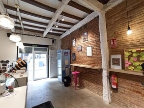 Retail in Barcelona, Barcelona to rent Interior Photo- Image 2 of 12