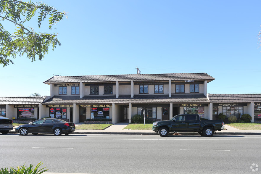 4025-4051 Saviers Rd, Oxnard, CA for rent - Building Photo - Image 3 of 5