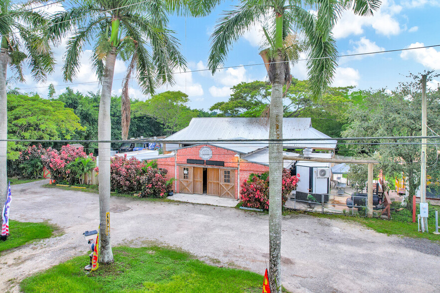 17480 SW 232nd St, Miami, FL for sale - Building Photo - Image 1 of 17