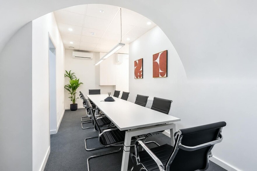 13 David Mews, London to rent - Building Photo - Image 3 of 8