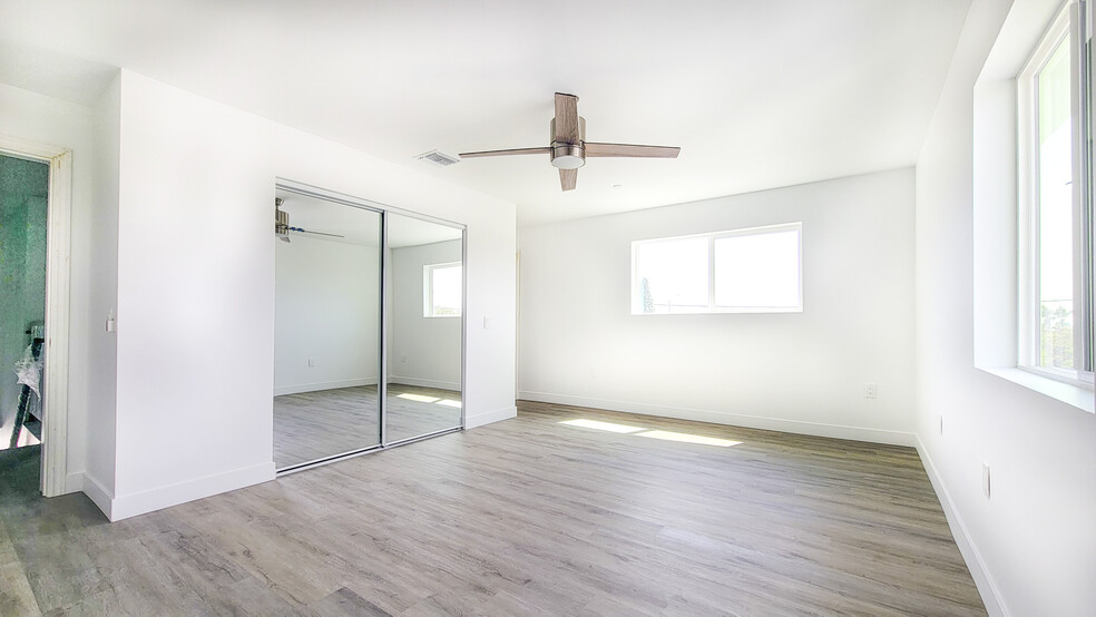 11503 New Hampshire Ave, Los Angeles, CA for sale - Interior Photo - Image 3 of 8