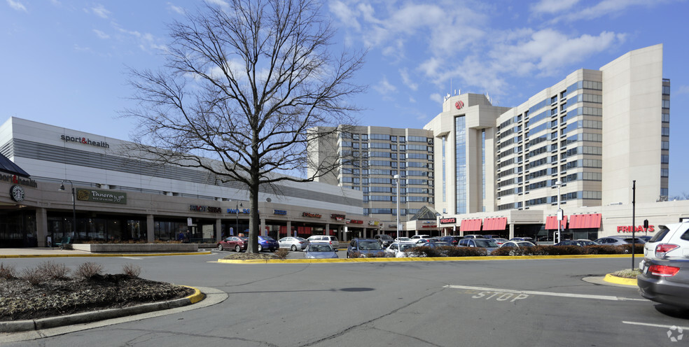 13001-13079 Worldgate Dr, Herndon, VA for sale - Primary Photo - Image 1 of 1