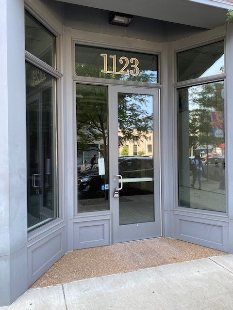 1123 E Main St, Bridgeport, CT for rent Building Photo- Image 1 of 6