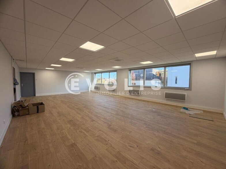 Office in Chevilly-Larue to rent - Interior Photo - Image 3 of 7