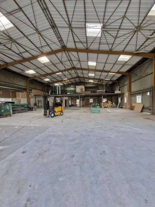 Light Industrial in SAINT-OUEN-L'AUMONE to rent Building Photo- Image 1 of 10