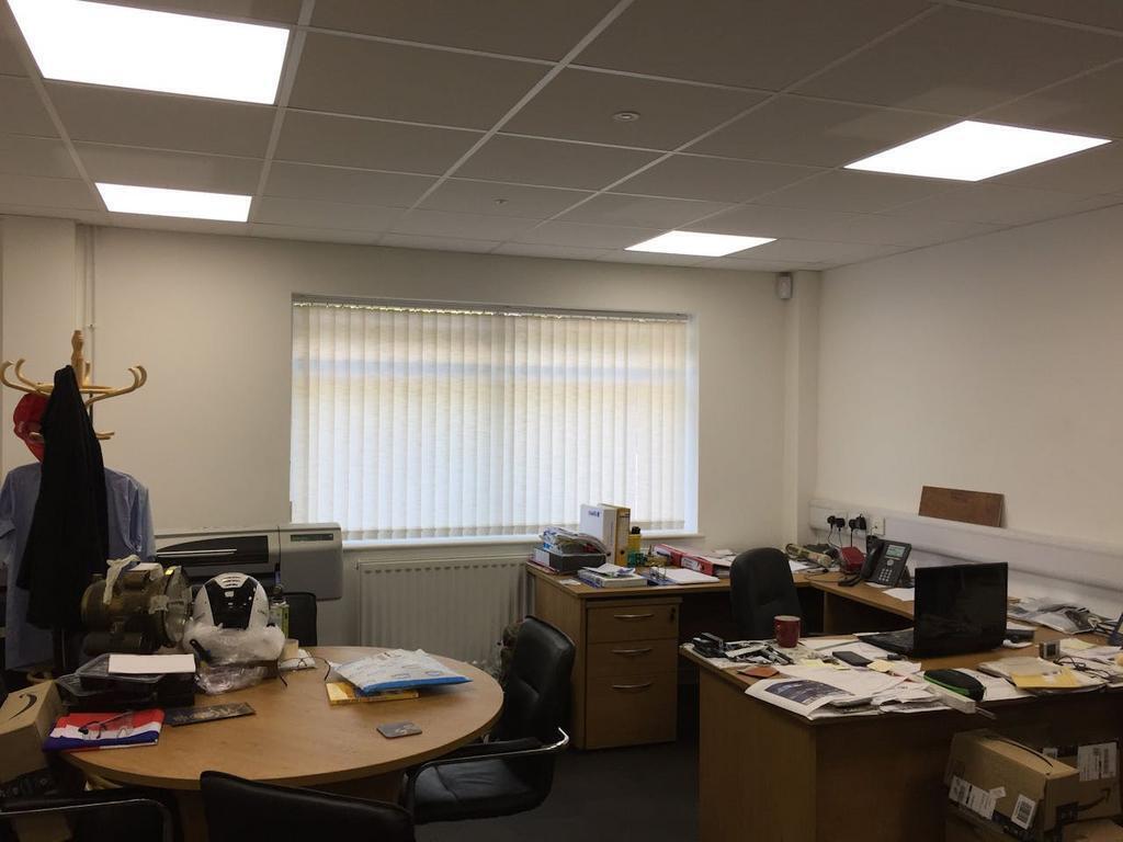 4 Solent Rd, Havant to rent Interior Photo- Image 1 of 2