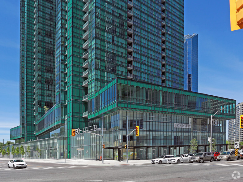 4750 Yonge St, Toronto, ON for sale - Building Photo - Image 2 of 7