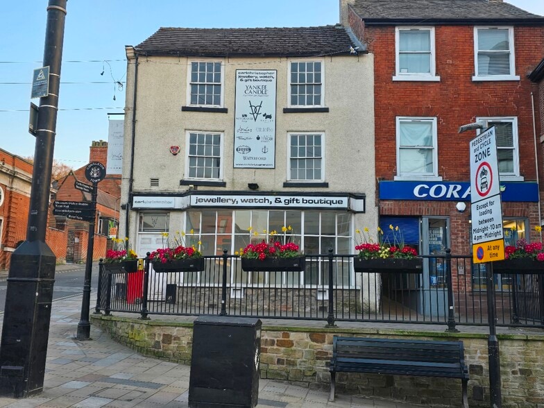 52 High St, Congleton to rent - Building Photo - Image 2 of 8