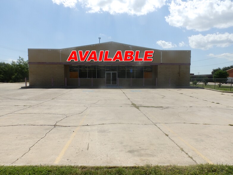 747 N Fm 2360, Rio Grande City, TX for rent - Primary Photo - Image 1 of 6