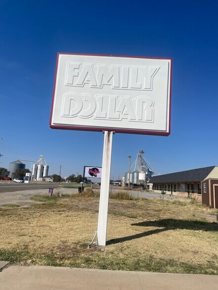 101 E 1st St, Granite, OK for rent - Building Photo - Image 3 of 4