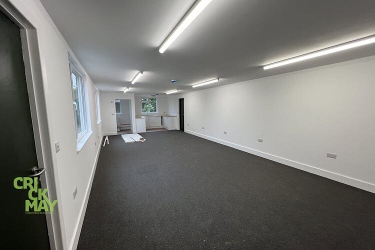 Deaks Lane, Haywards Heath to rent Interior Photo- Image 1 of 2