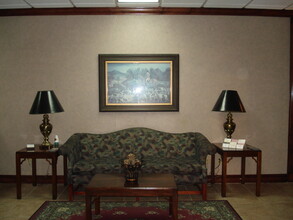 607 W Dr Martin Luther King Jr Blvd, Tampa, FL for rent Interior Photo- Image 2 of 9