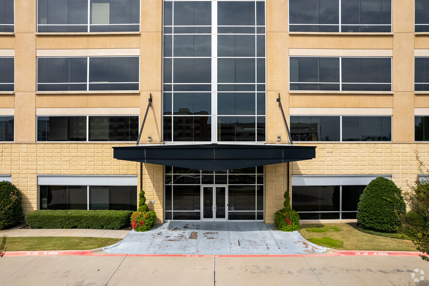 700 Central Expy S, Allen, TX for rent - Building Photo - Image 3 of 6