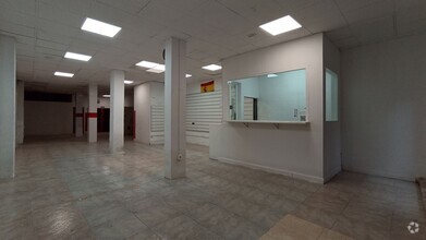 Retail in Fuenlabrada, MAD for rent Interior Photo- Image 2 of 9