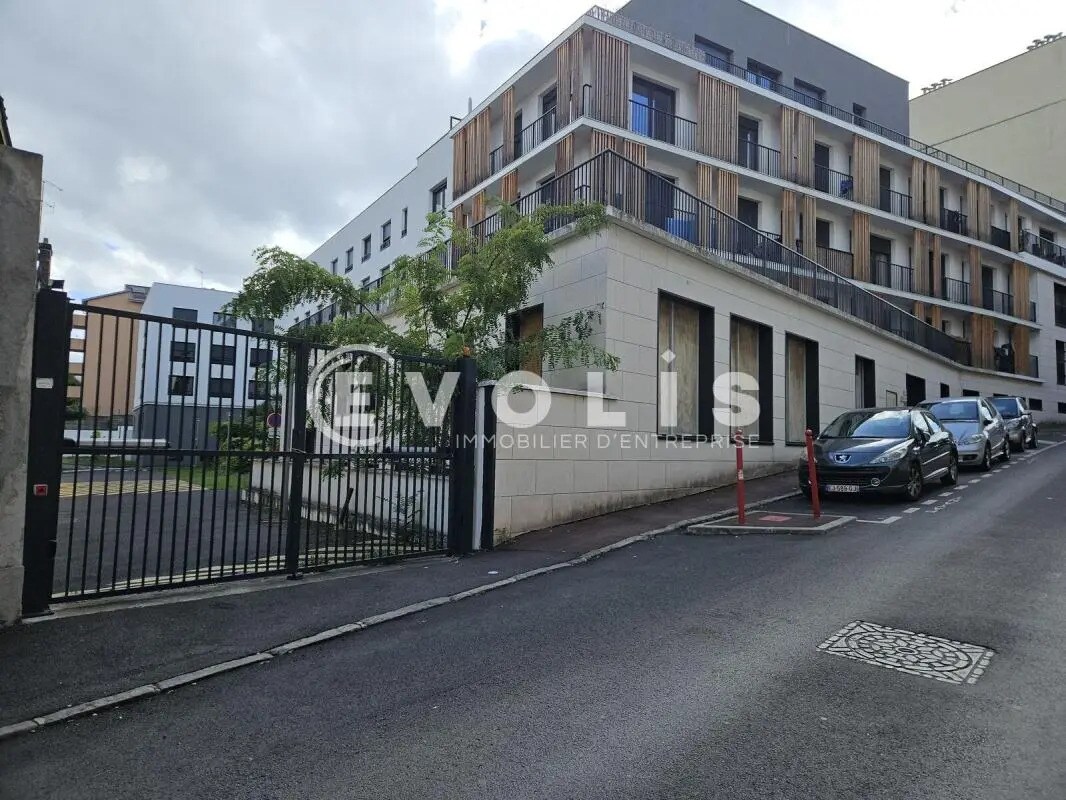 Light Industrial in Vanves to rent Building Photo- Image 1 of 15