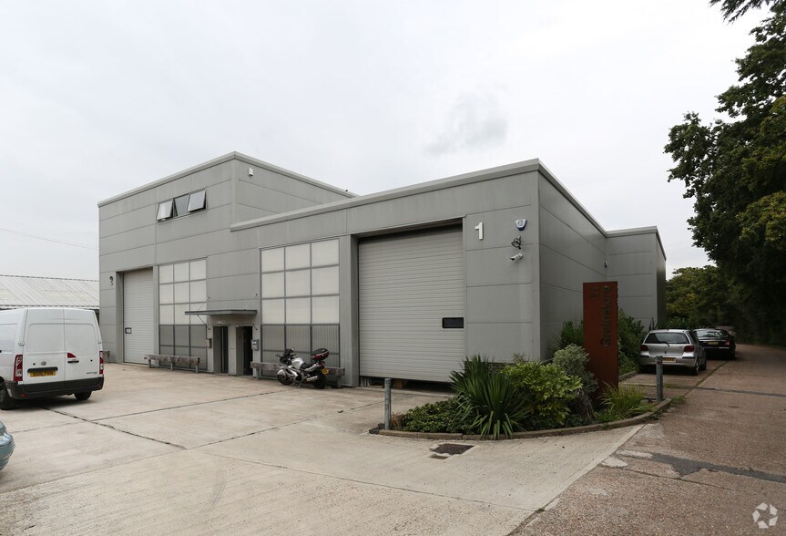 Ditchling Cmn, Hassocks for sale - Primary Photo - Image 1 of 1