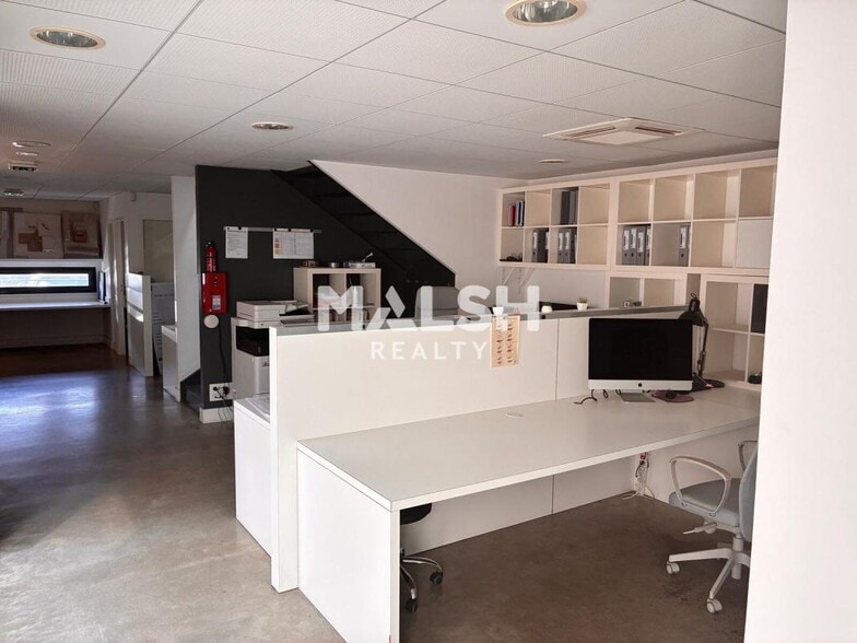 Office in Décines-Charpieu to rent - Building Photo - Image 2 of 10