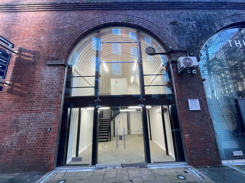 Sovereign Pl, Leeds to rent Building Photo- Image 1 of 4