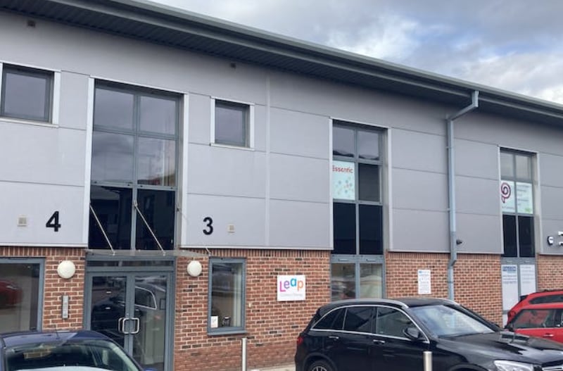 Lincoln Rd, High Wycombe to rent Building Photo- Image 1 of 5