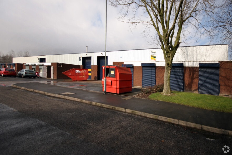 Hickman Ave, Wolverhampton to rent - Building Photo - Image 2 of 4
