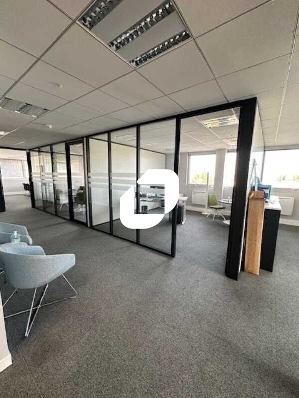 Office in Saint-Germain-en-Laye for sale Interior Photo- Image 1 of 9