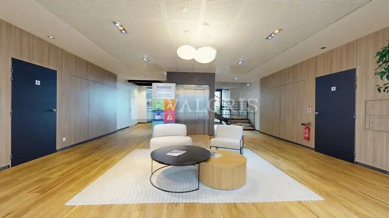 575-655 Allée Des Parcs, Saint-Priest to rent - Lobby - Image 3 of 32