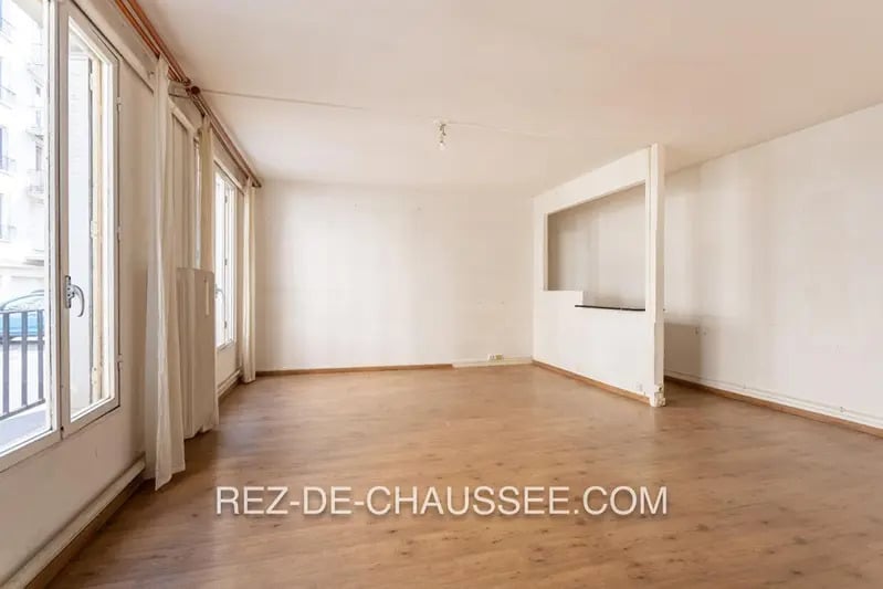 Build-to-Rent in Paris for sale - Interior Photo - Image 2 of 10