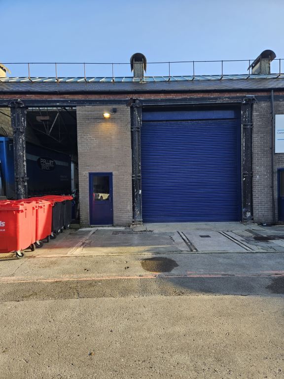 15A Station Industrial Estate Sheppard Street, Swindon to rent Primary Photo- Image 1 of 2