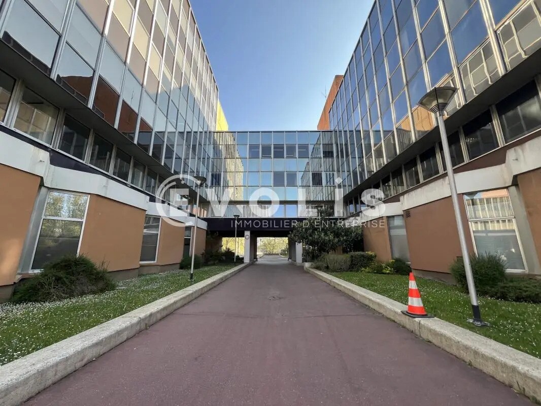 Office in Fontenay-sous-Bois to rent Building Photo- Image 1 of 8