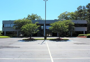 6425 Lakeover Rd, Jackson, MS for rent Building Photo- Image 1 of 26