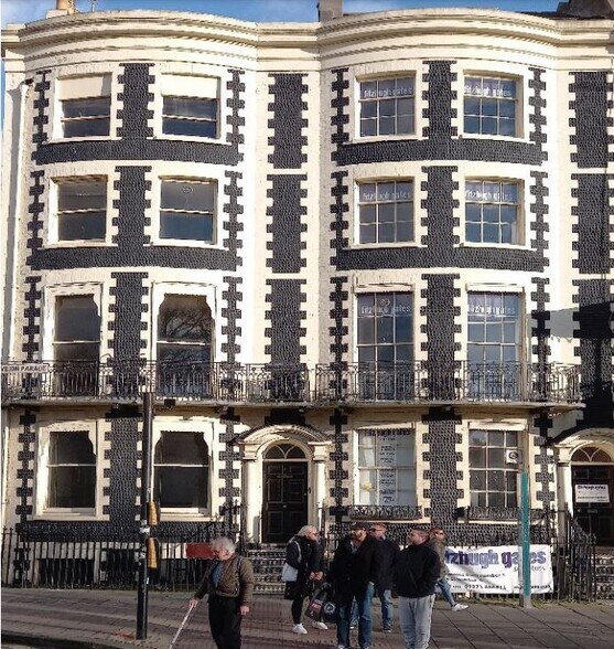 4 Pavilion Parade, Brighton for sale - Primary Photo - Image 1 of 1