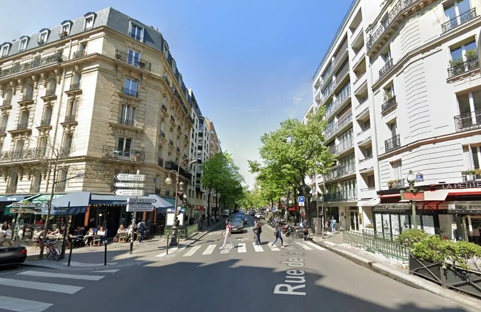 Location Commerce 125 m² - Photo 1