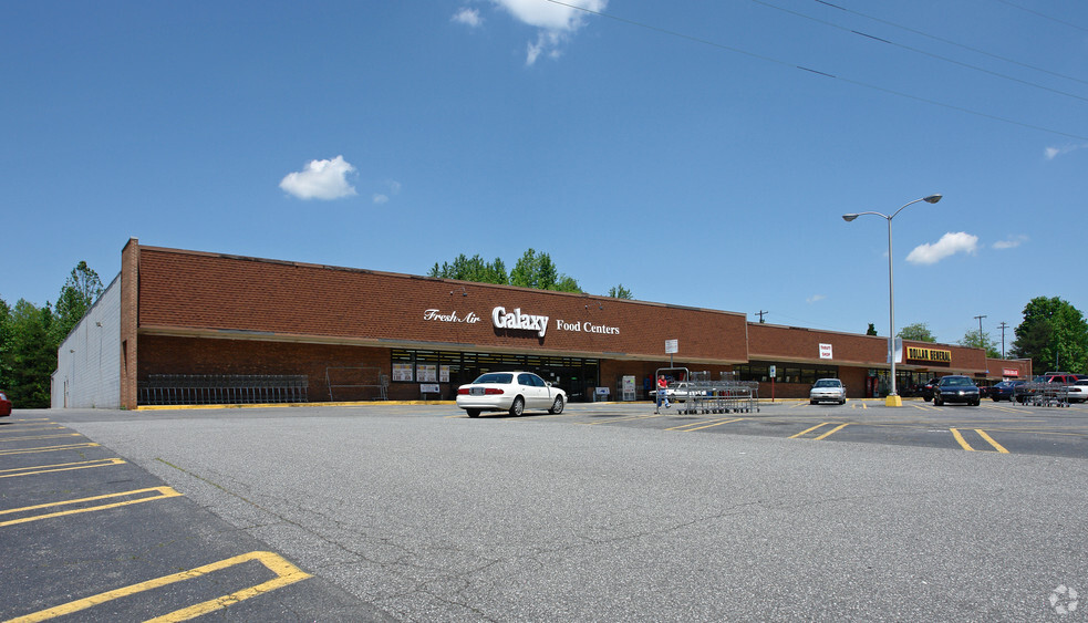 1004-1010 Main St W, Valdese, NC for sale - Primary Photo - Image 1 of 1