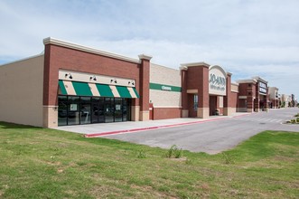 409-467 NW 2nd St, Lawton, OK for rent Building Photo- Image 1 of 3