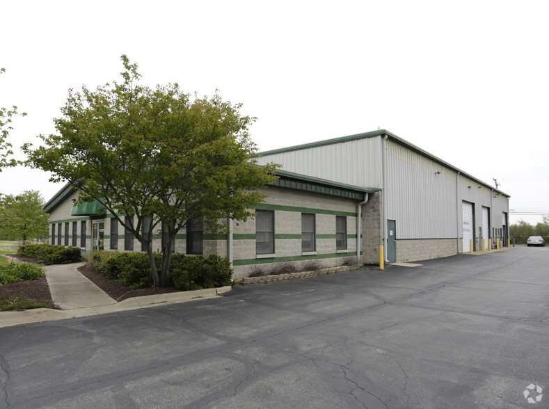 37 Industrial Dr, Gilberts, IL for sale - Primary Photo - Image 1 of 1