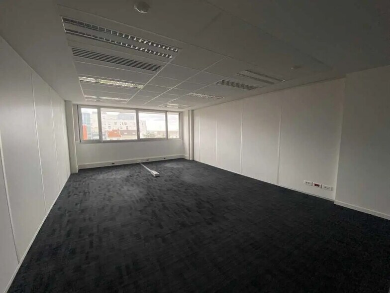 Office in Ivry-sur-Seine to rent - Interior Photo - Image 3 of 15